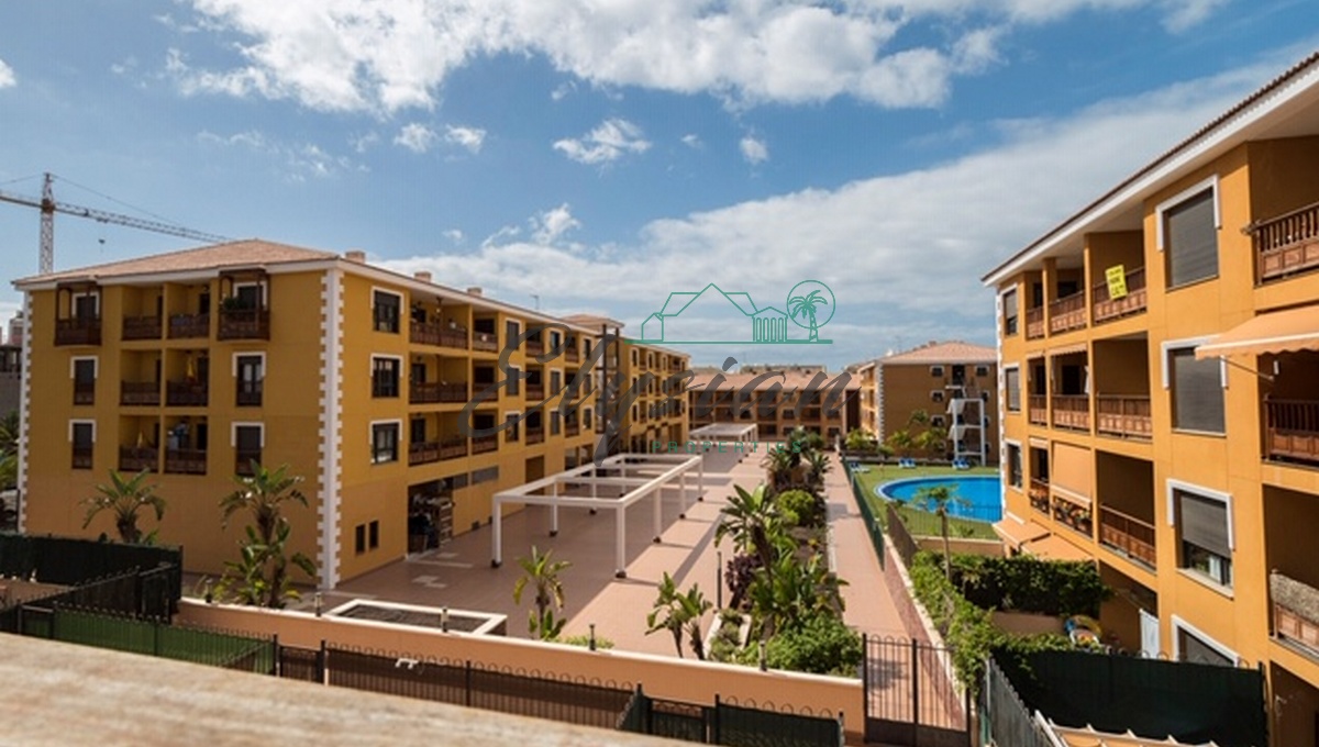 Acogedor y soleado apartamento , situado en la urbanización el Mocan de Palm-mar de Tenerife.