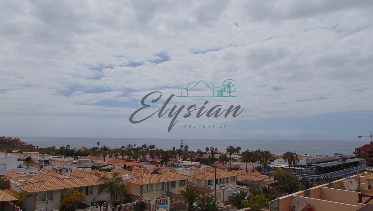 Estupendo apartamento de dos dormitorios con vistas al mar en la urbanización Cape Salema, Palm-Mar de Tenerife.